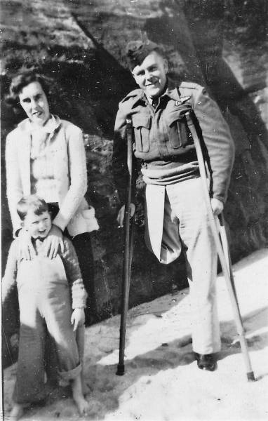 mum_geoff_uncle_norman_cropped.jpg mum_geoff_uncle_norman_cropped.jpg