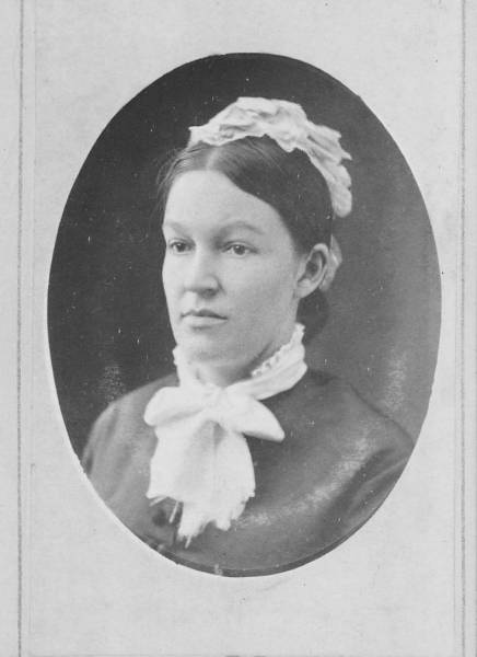 nora_cm-p.jpg nora_cm-p.jpg