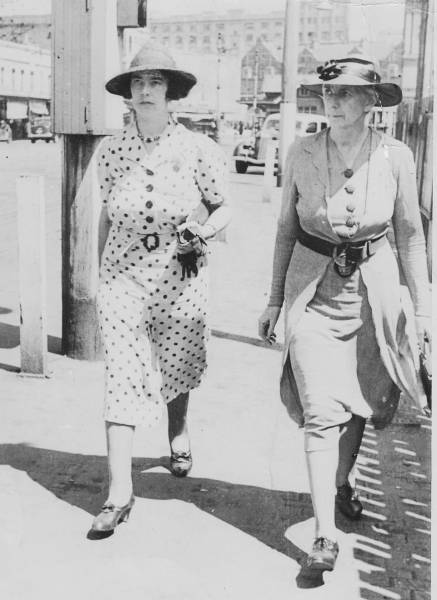 nora_and_gran.jpg nora_and_gran.jpg