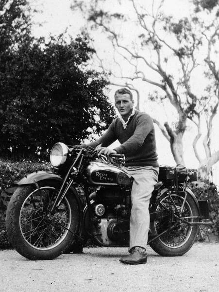 stan_motorcycle_001_.jpg stan_motorcycle_001_.jpg