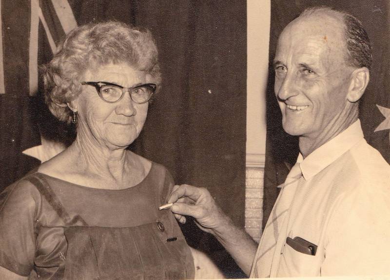 standish_awarding_cropped.jpg standish_awarding_cropped.jpg